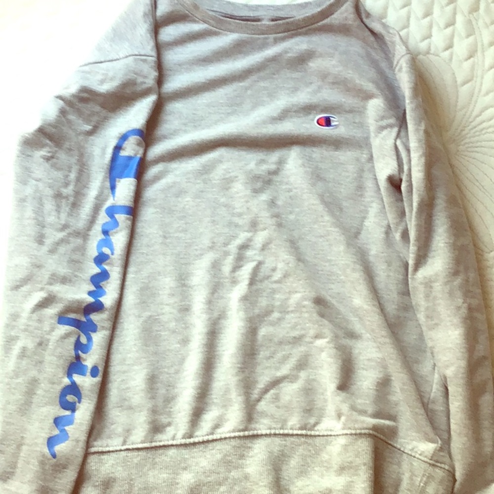 Champion long sleeve shirt